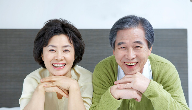 你要年轻，首先要自认为年轻：自认为年轻会老得慢