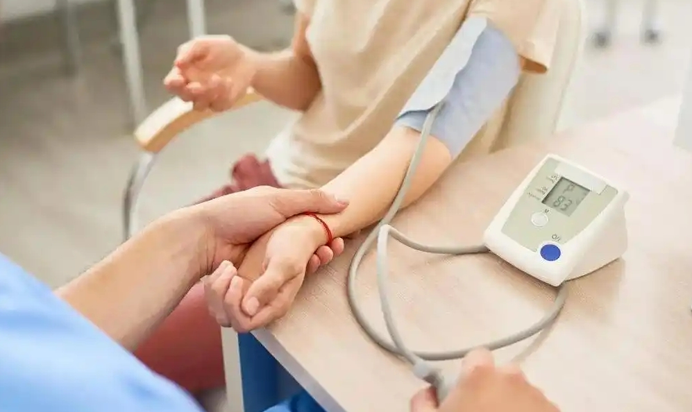 三高走向年轻人，年轻化趋势明显，如何预防？